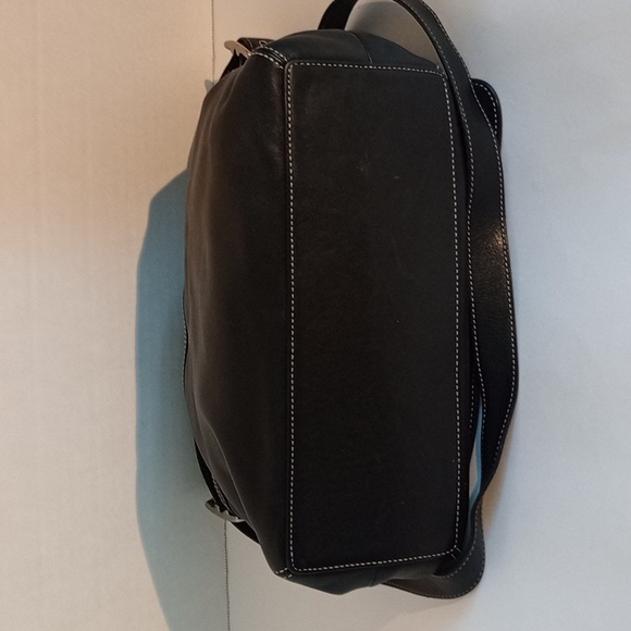 Vtg Coach flat top leather shoulder bag. Black - Picture 5 of 10